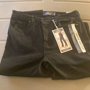 New jeans black
